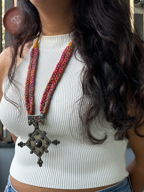 Shahi Saanjh Patwa Thread Necklace