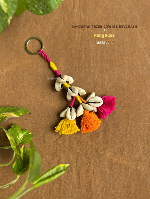 Rang Ras Cowrie Keychain- 1 pc