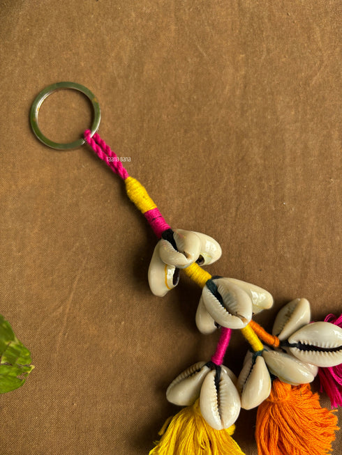 Rang Ras Cowrie Keychain- 1 pc