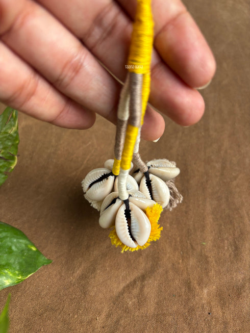 Desert Dhoop Cowrie Keychain- 1 pc