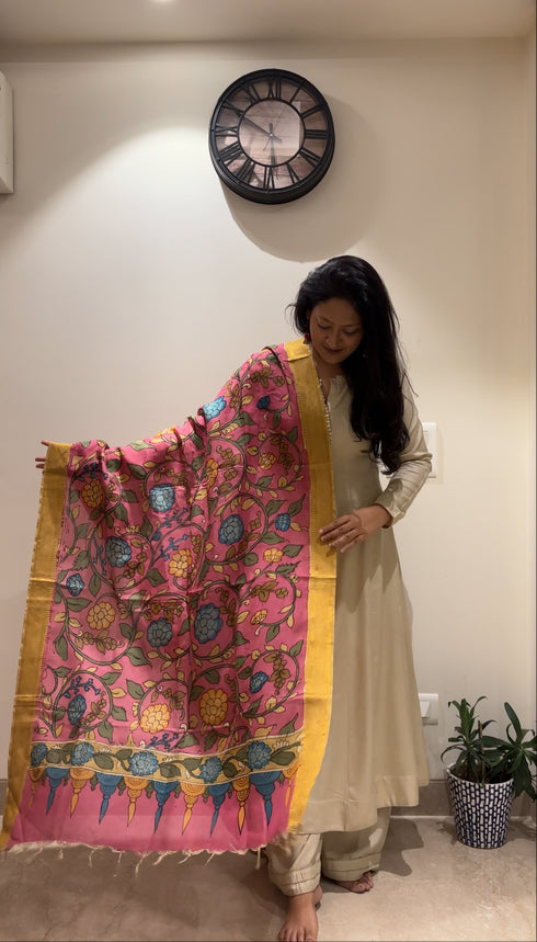 Pink Pen Kalamkari Dupatta with Zari Border