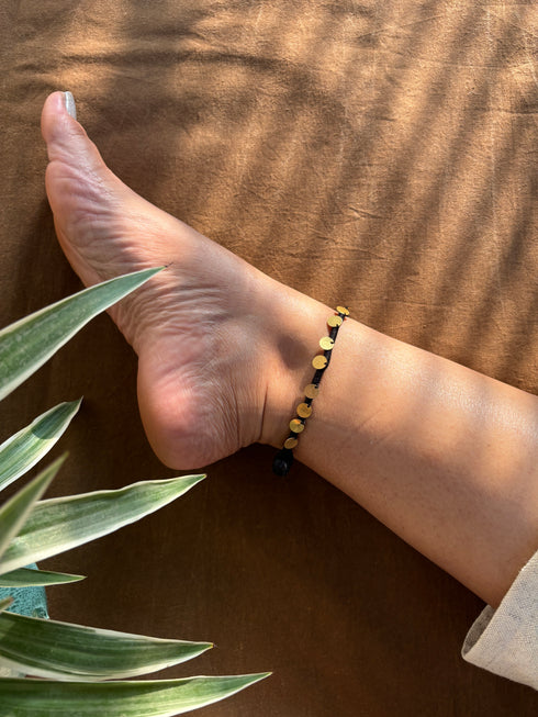 Black Golden Sippi latkan Patwa Anklet
