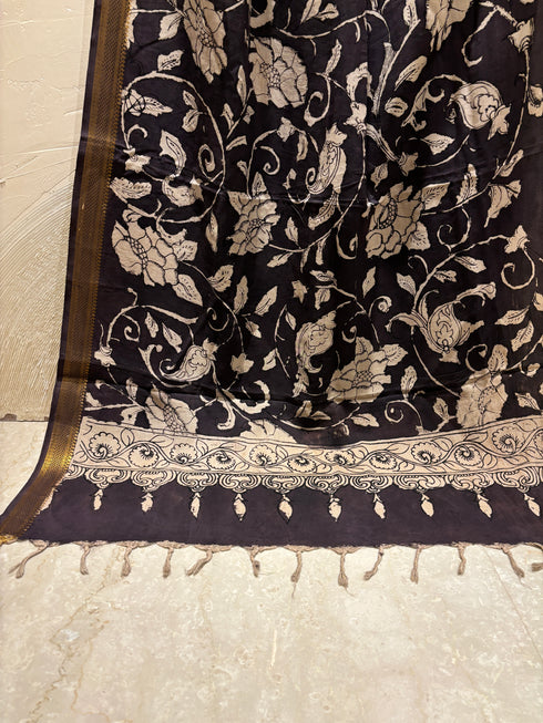 Black Pen Kalamkari Dupatta with Zari Border