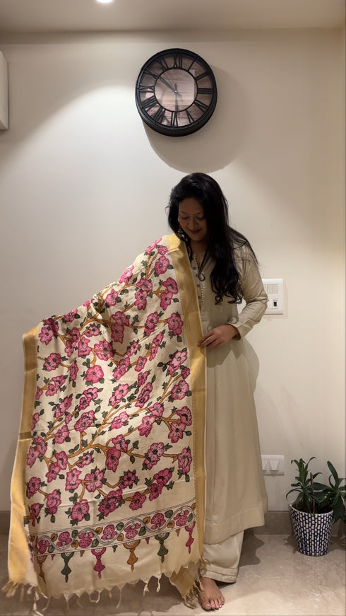 Floral Pen Kalamkari Dupatta with Zari Border
