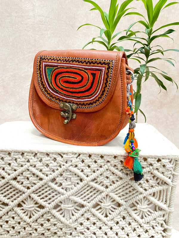 Conductor Batuwa Kashidakari Leather Bag