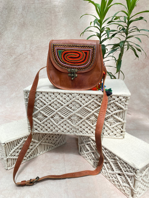 Conductor Batuwa Kashidakari Leather Bag