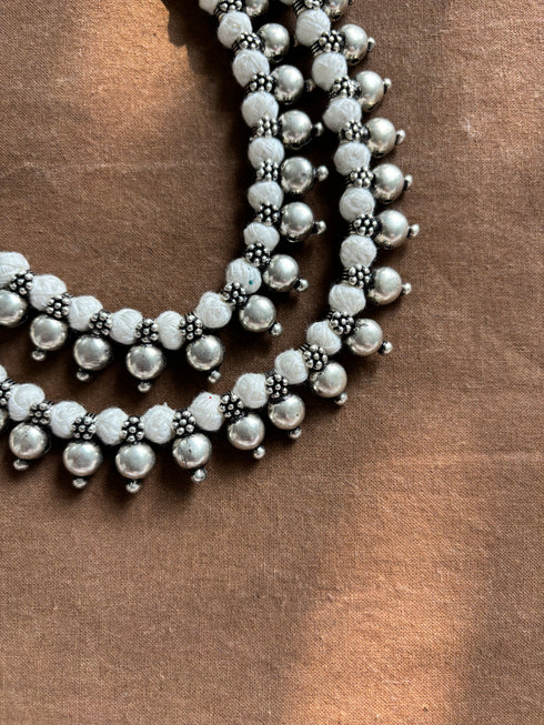 Ivory Itra | Reversible White Patwa Bead Thread Choker