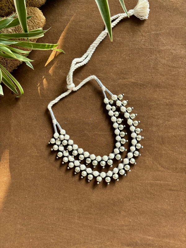 Ivory Itra | Reversible White Patwa Bead Thread Choker