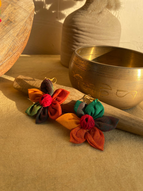 Orange Hue Flower cloth pearl necklace