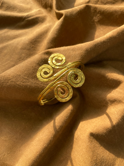 Prithvi Brass metal Dhokra Bracelet