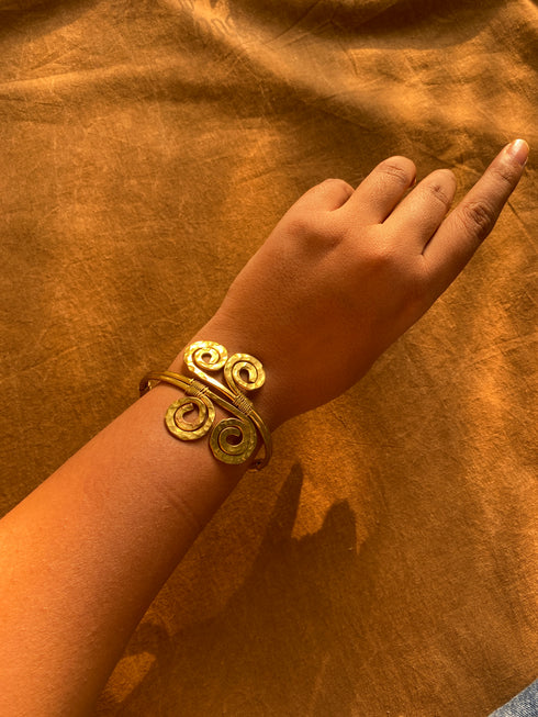 Prithvi Brass metal Dhokra Bracelet