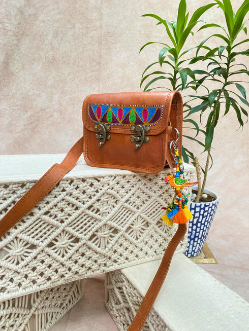 Leather Sling Batuva 5x7