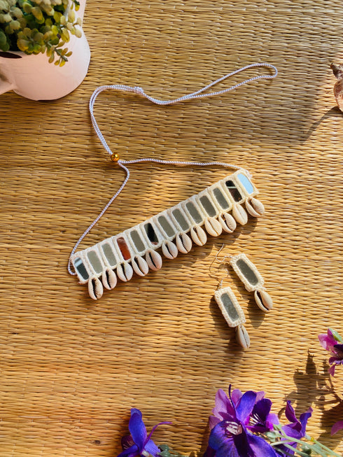 White Single Layer Mirror Choker