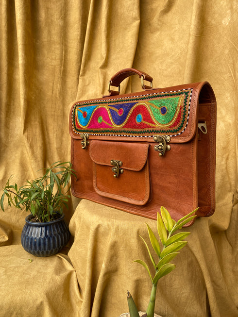 Kashidakari Laptop Basta