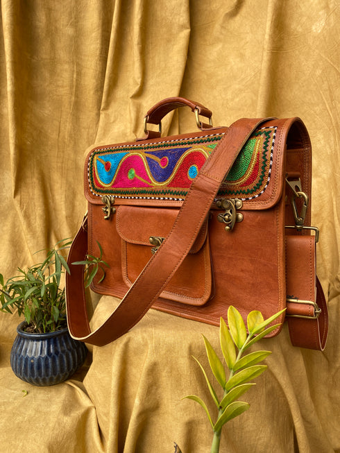 Kashidakari Laptop Basta