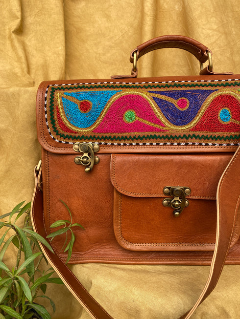 Kashidakari Laptop Basta