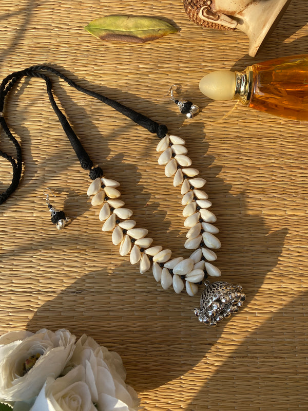 Black Kaudi Banjaran Necklace